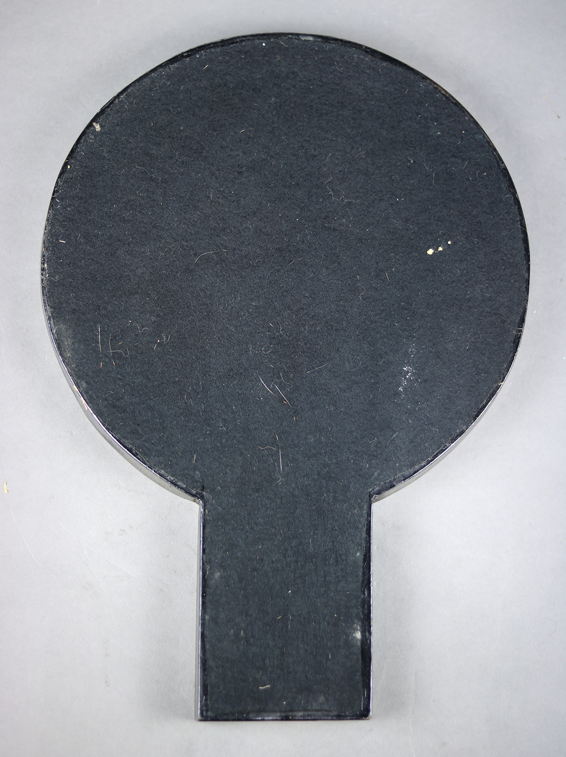 Japanese bronze mirror with wooden case, with a molded imperial 16-petal chrysanthemum crest, - Image 3 of 3