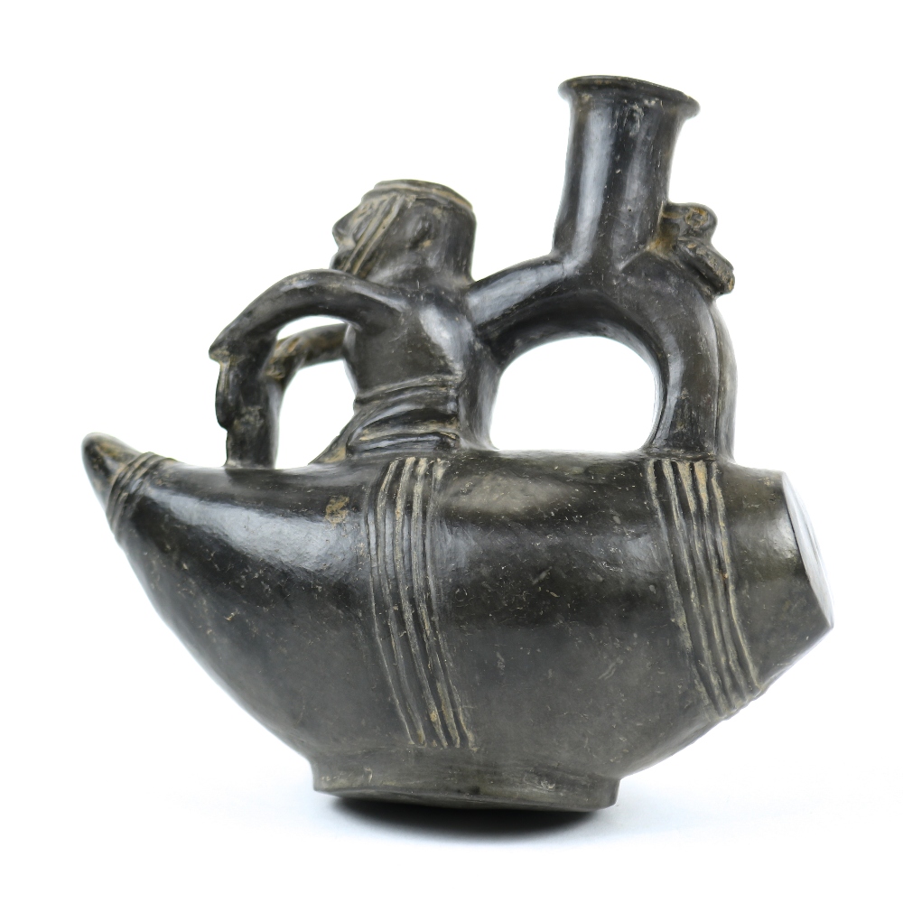 Chimu ceramic blackware stirrup vessel, Central Coastal Peru (1476-1522 AD), a kneeling man - Image 3 of 3