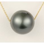 Tahitian cultured pearl and 18k yellow gold necklace Featuring (1) Tahitian cultured pearl,