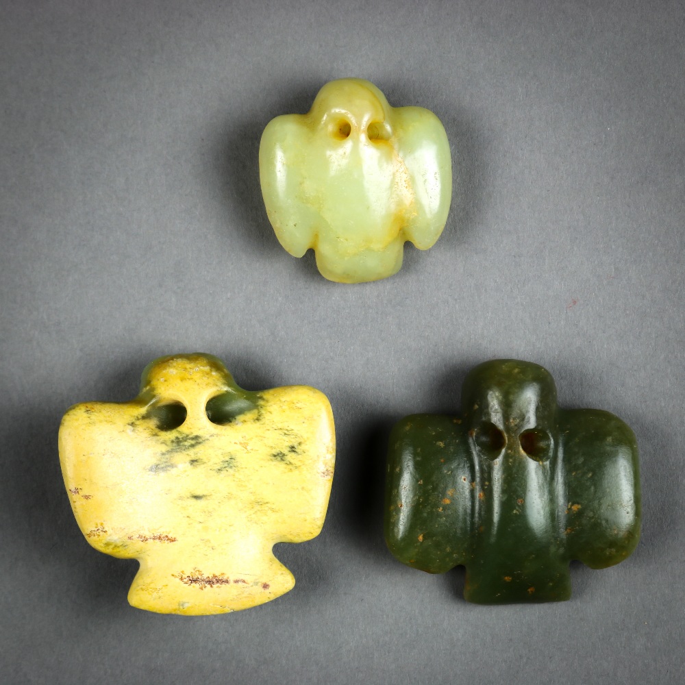 (lot of 3) Chinese Hongshan style hardstone toggles, each in the form of a splayed bird, 2"w - Image 2 of 2