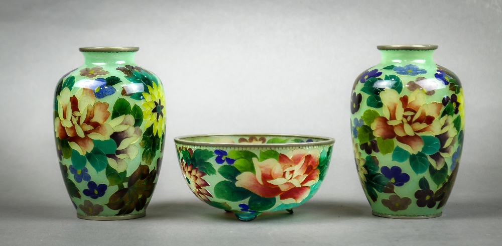 (lot of 3) Japanese plique-à-jour cloisonne, consisting of two vases and one bowl, mille fleur motif - Image 4 of 5