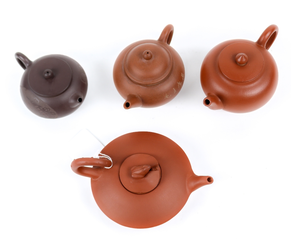 (lot of 4) Chinese zisha ceramic teapots: one with reserve of bat and coins, raised on three short - Image 3 of 6