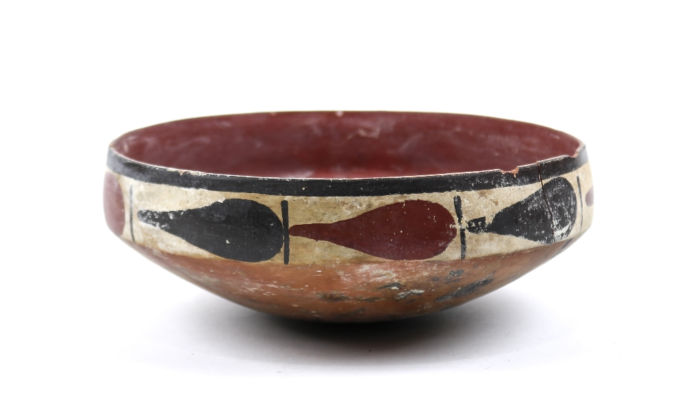 Nazca ceramic bowl, South Coastal Peru (200 B.C. - 650 A.D.), having black painted outlines, the