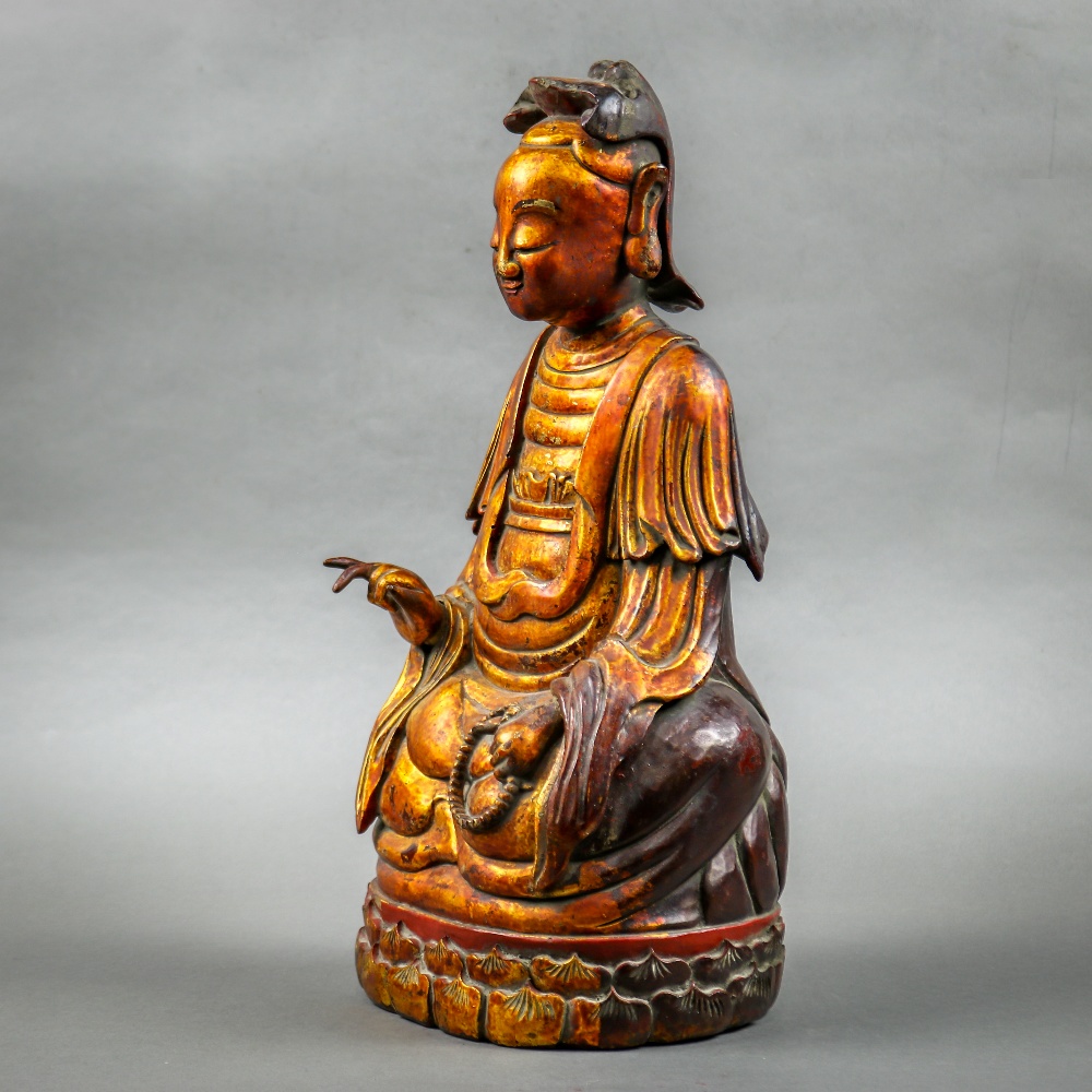 Chinese gilt lacquered wood deity, seated on a lotus pedestal and holding a strand of prayer beads - Image 4 of 5