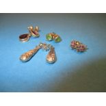 4 pairs of yellow gold earrings with various stones