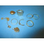 A quantity of 9ct and 22ct gold items, approx. weight 19.5g