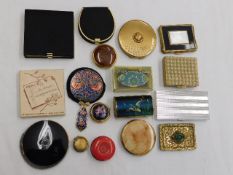 A selection of ladies various vintage compacts inc