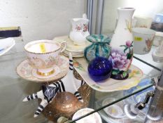 A small quantity of ceramic items