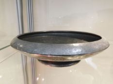 An arts & crafts Tudric hammered pewter bowl