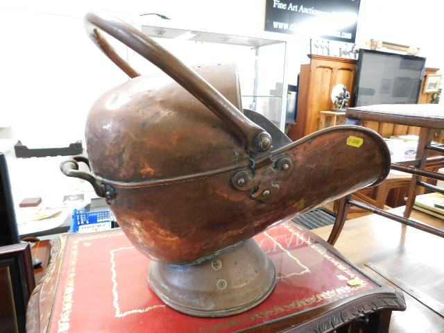 An early 19thC. copper coal scuttle