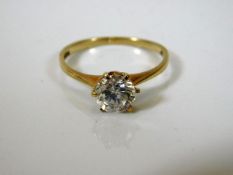 A 9ct gold ring with white stone 1.7g