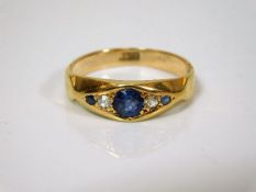 An antique 18ct gold diamond & sapphire ring 2.4g