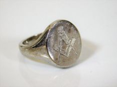 An 18ct white gold masonic ring 12.7g