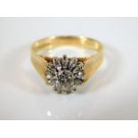 An 18ct gold diamond cluster ring 4.4g