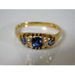 An 18ct gold sapphire & diamond ring 3.4g