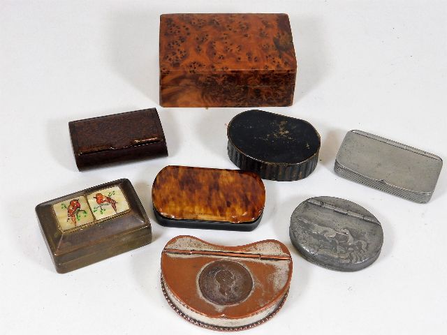 Eight vintage & antique snuff boxes