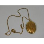 A 9ct gold chain 16in 2.7g & an antique metal lock