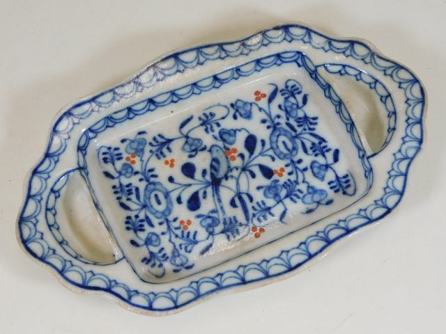 A 19thC. Chinese porcelain blue & white dish 10.5i