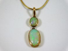 A 9ct gold necklace with opal pendant 4.1g
