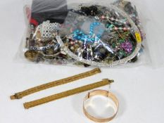 A bagged quantity of costume jewellery