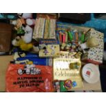 A quantity of Snoopy & Peanuts collectables