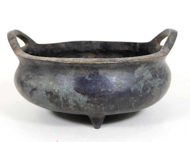 A Chinese bronze censer with four character Kangxi