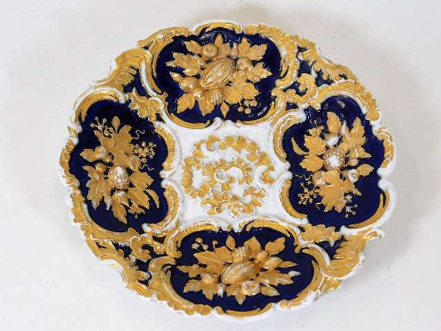 A Meissen bowl with gilding against cobalt blue, b