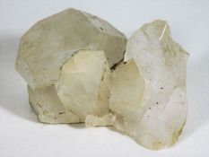 A piece of quartz crystal 750g
