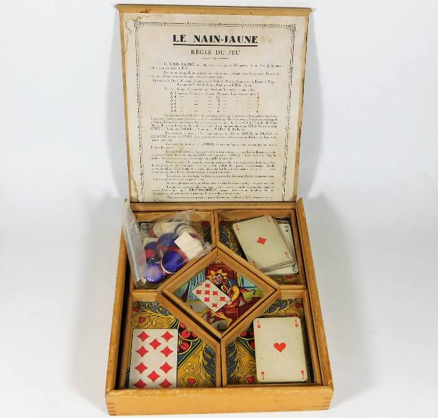 An early 20thC. boxed French games compendium Le N