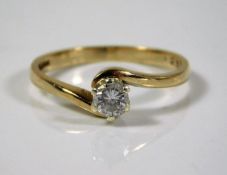 A 9ct gold ring set with diamond of approx. 0.33ct