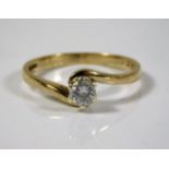 A 9ct gold ring set with diamond of approx. 0.33ct