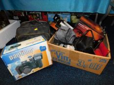 A quantity of various vintage camera equipment