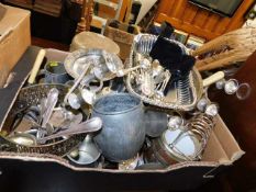 A boxed quantity of mostly silver plated items inc