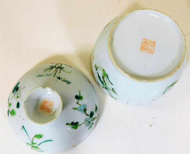 A 19thC. Chinese porcelain pot & cover, decor worn with two small chips to top of lid, twinned with - Image 3 of 6