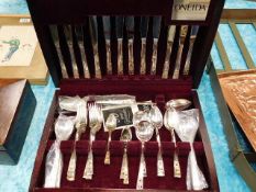 An Oneida silver plated service with case