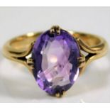 A 9ct gold ring set with amethyst stone approx. 3.