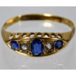 An antique 18ct gold sapphire & diamond ring 1.9g