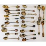 A box of silver collectors spoons approx. 280g