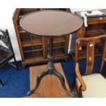 A Victorian mahogany wine table 24.5in high x 14.7