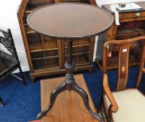 A Victorian mahogany wine table 24.5in high x 14.7