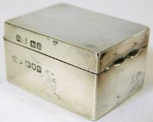 A small heavy gauge silver trinket box 60g