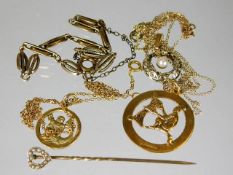 A small quantity of various 9ct gold jewellery ite