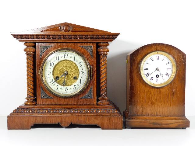 A c.1900 mantel clock with barley twist style colu