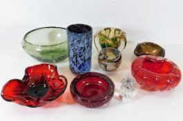 A Whitefriars glass bowl & other art glass items i