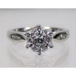 An 18ct white gold ring set with diamonds of 0.5ct