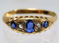 A Victorian 18ct gold ring set with diamond & sapp