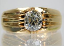 A substantial & stylish 18ct gold solitaire ring s