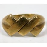 A 9ct gold signet ring approx. 4.1g, split to shoulder, size W