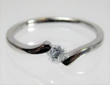 A 9ct white gold ring set with diamond size O 1.4g