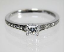 An 18ct diamond ring set with approx. 0.33ct princ
